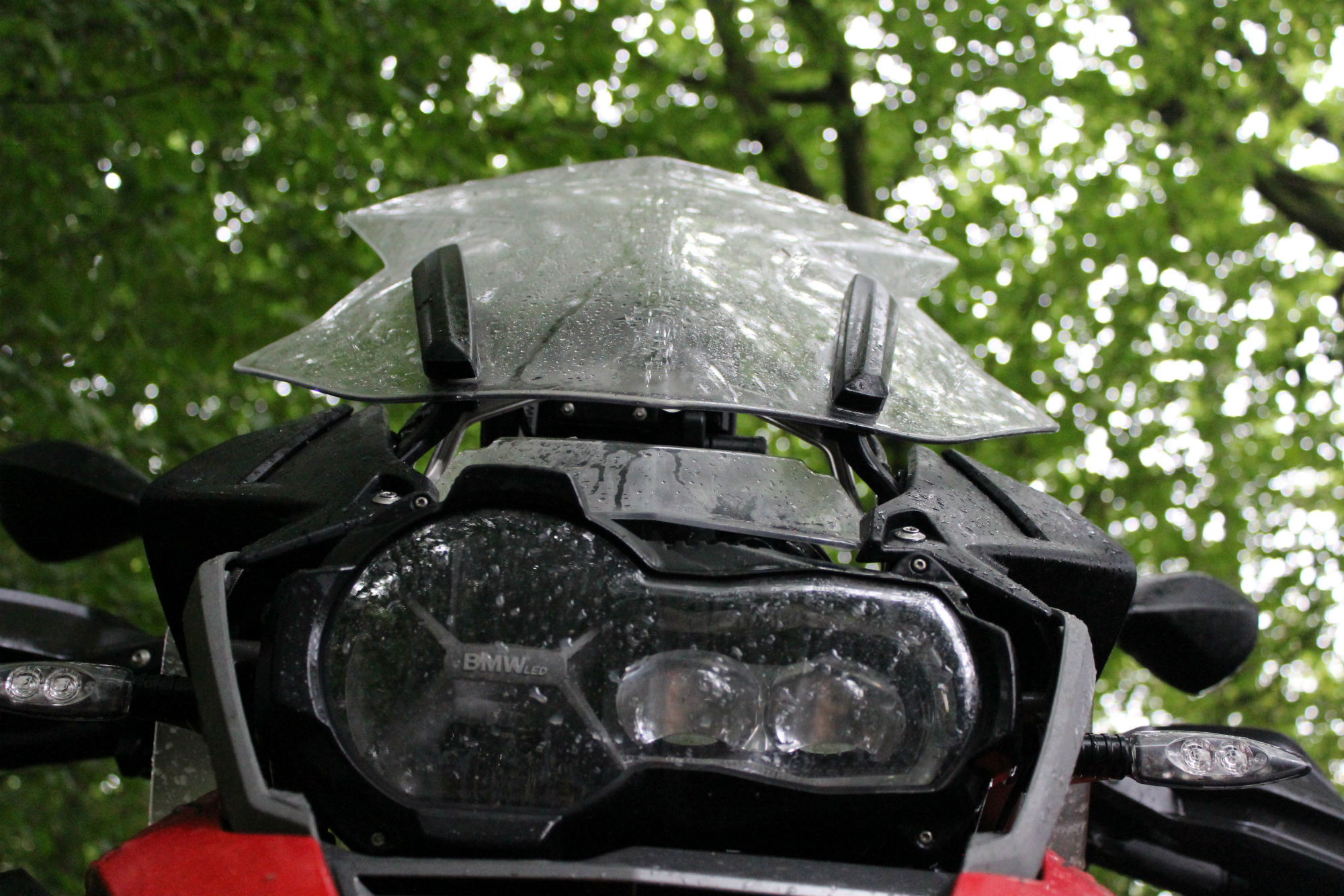 africa twin vs bmw r1200gs